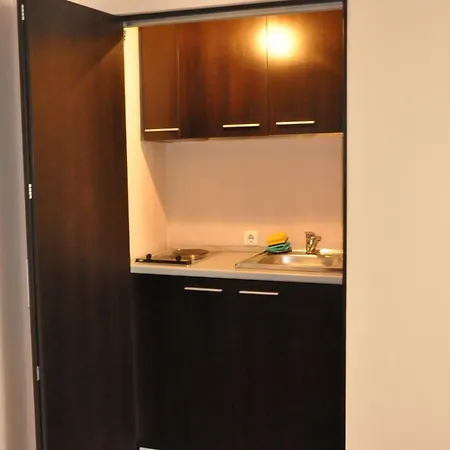 Refined Studio Apartment *